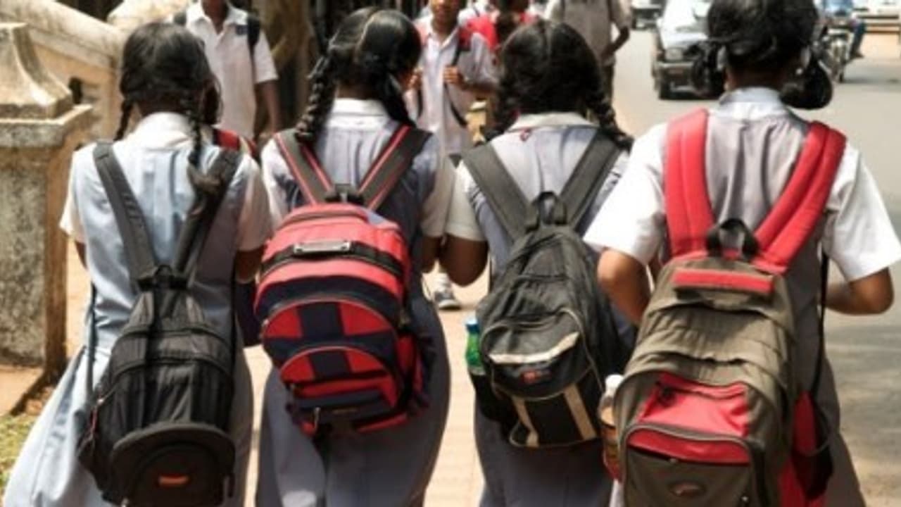 ഭിന്നശേഷിയുള്ള കുട്ടിക്ക് സ്കൂൾ പ്രവേശനം തടഞ്ഞു; അന്വേഷണത്തിന് മനുഷ്യാവകാശ കമ്മീഷൻ ഉത്തരവ് ഭിന്നശേഷിയുള്ള കുട്ടിക്ക് സ്കൂൾ പ്രവേശനം തടഞ്ഞു; അന്വേഷണത്തിന് മനുഷ്യാവകാശ കമ്മീഷൻ ഉത്തരവ്