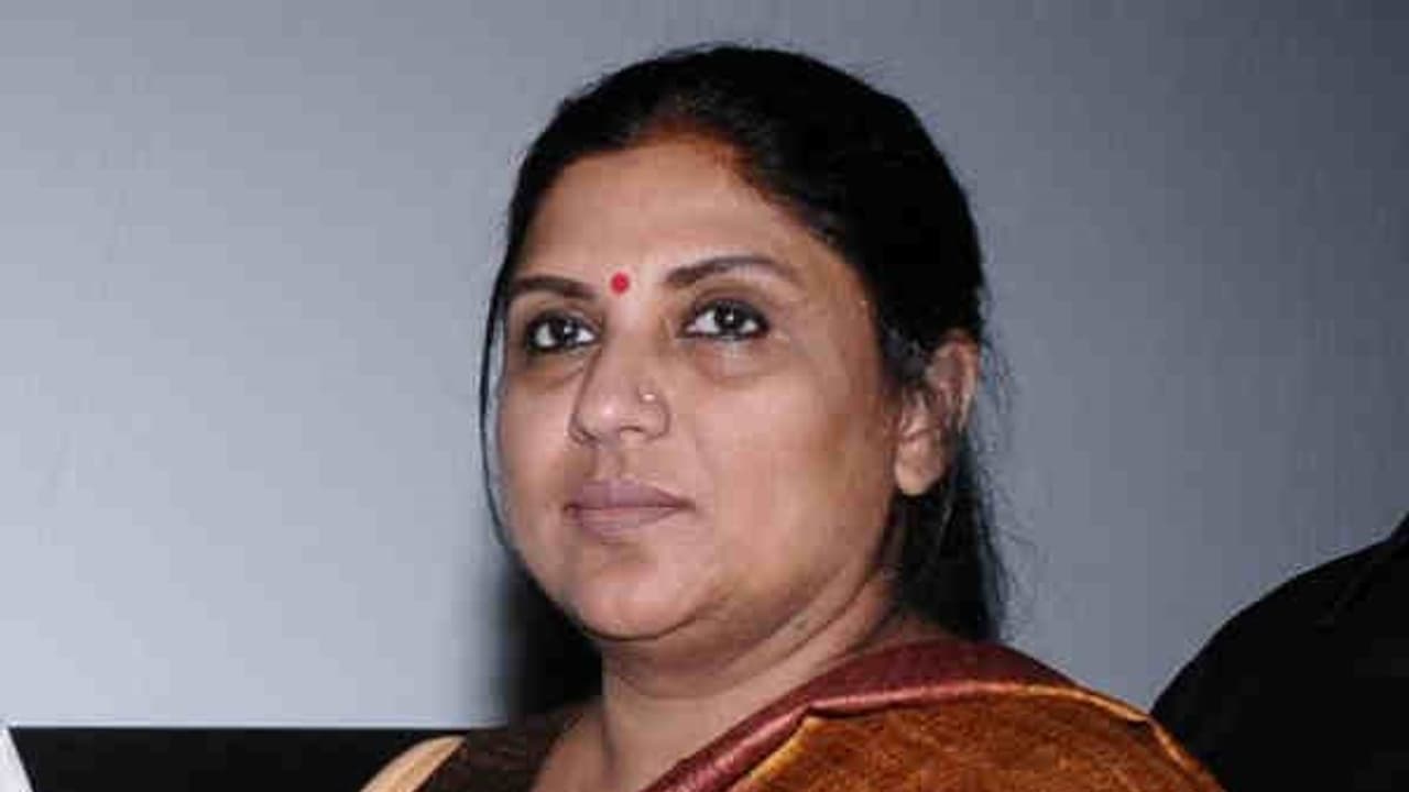 பிக் பாஸ் ரசிகர்களிடம் நடிகை ஸ்ரீ பிரியா கேட்டிருக்கும் கேள்வி பிக் பாஸ் ரசிகர்களிடம் நடிகை ஸ்ரீ பிரியா கேட்டிருக்கும் கேள்வி