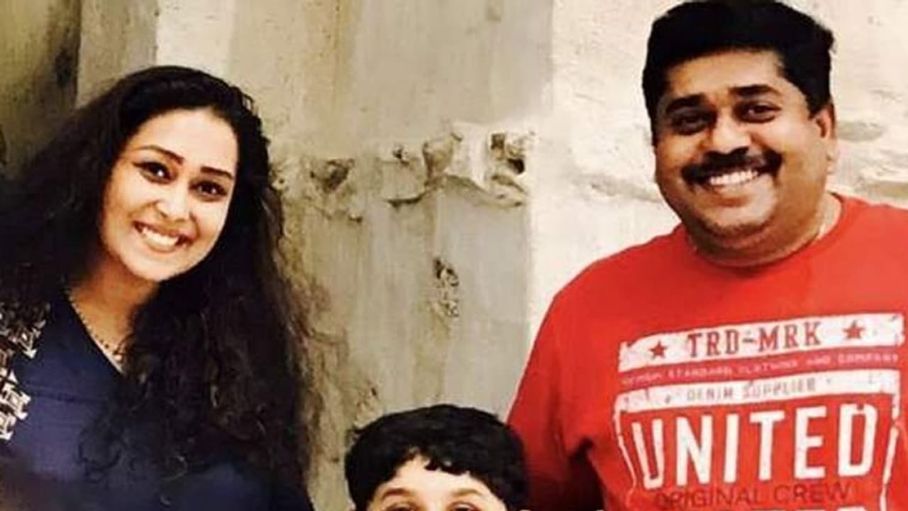 അബുദാബി ഡ്യൂട്ടി ഫ്രീ നറുക്കെടുപ്പ്; മലയാളിക്ക് 20.7 കോടി രൂപ സമ്മാനം അബുദാബി ഡ്യൂട്ടി ഫ്രീ നറുക്കെടുപ്പ്; മലയാളിക്ക് 20.7 കോടി രൂപ സമ്മാനം