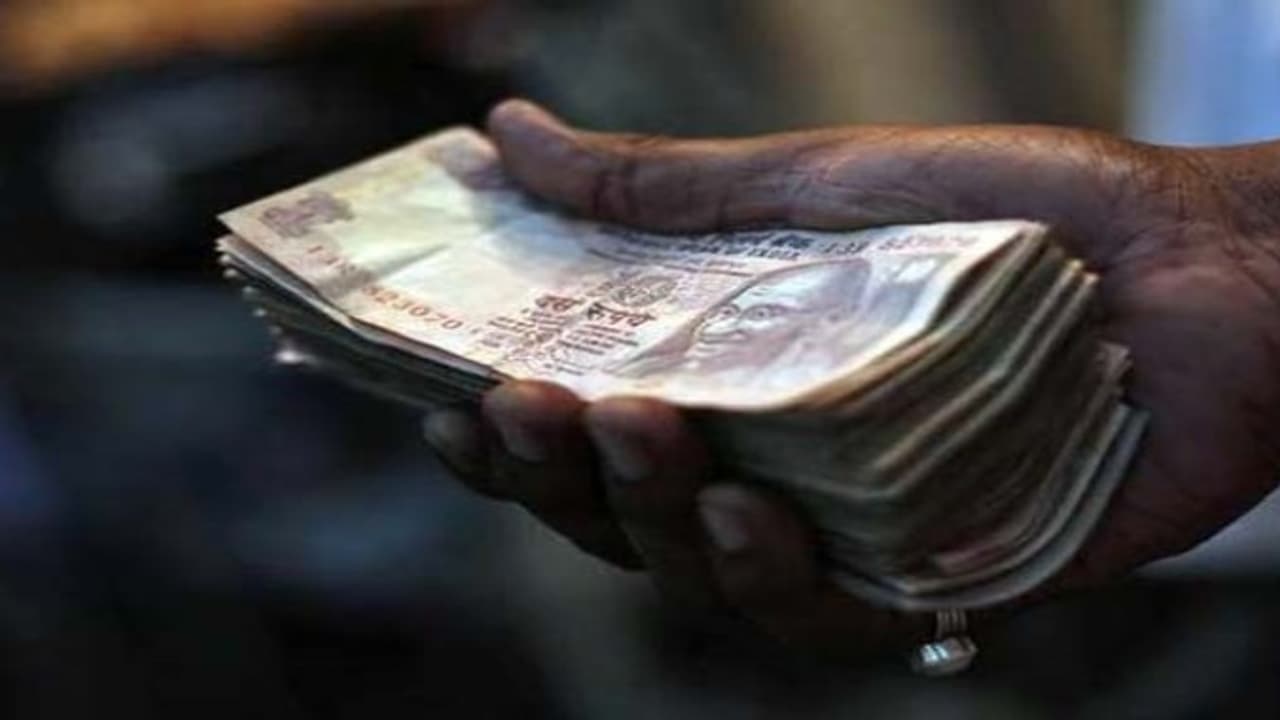 அதிக பாதுகாப்பு அம்சங்களுடன் புதிய 10 ரூபாய் நோட்டு விரைவில் வெளியிடுகிறது ரிசர்வ் வங்கி அதிக பாதுகாப்பு அம்சங்களுடன் புதிய 10 ரூபாய் நோட்டு விரைவில் வெளியிடுகிறது ரிசர்வ் வங்கி