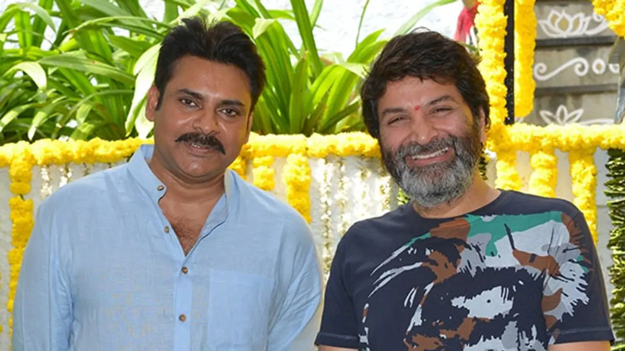 ప్రభుత్వాలకు అండగా పవన్ రెండు కోట్లు.. త్రివిక్రమ్ పది లక్షలు! ప్రభుత్వాలకు అండగా పవన్ రెండు కోట్లు.. త్రివిక్రమ్ పది లక్షలు!