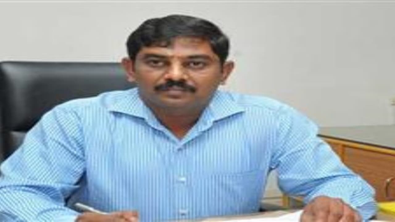 மாணவ, மாணவிகளுக்கு கடிதம் எழுதிய கிருஷ்ணகிரி கலெக்டர்; காரணம் சுகாதாரமா இருக்கனுமாம்