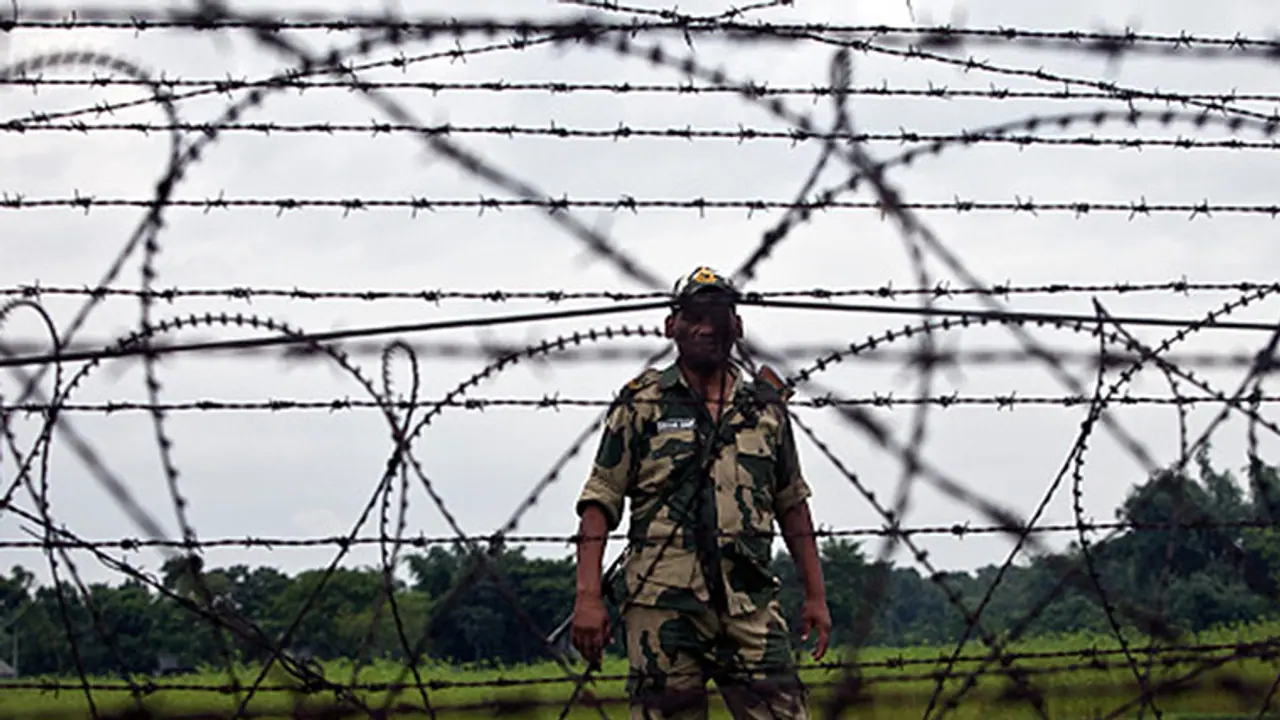 Bangladesh to erect barbed wire fence on border with India Bangladesh to erect barbed wire fence on border with India