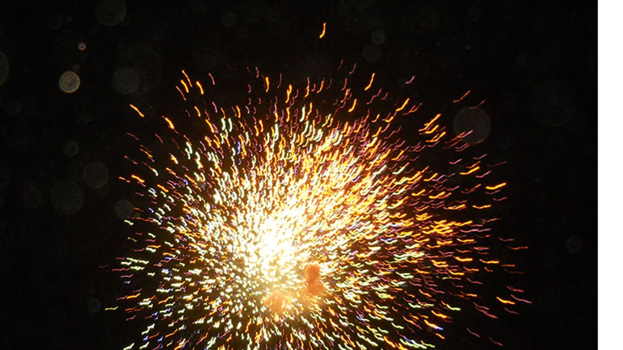 കാസർഗോഡ് ദേവാലയത്തിൽ വെടിക്കെട്ടിനിടെ അപകടം, നാല് പേർക്ക് പരിക്ക് കാസർഗോഡ് ദേവാലയത്തിൽ വെടിക്കെട്ടിനിടെ അപകടം, നാല് പേർക്ക് പരിക്ക്