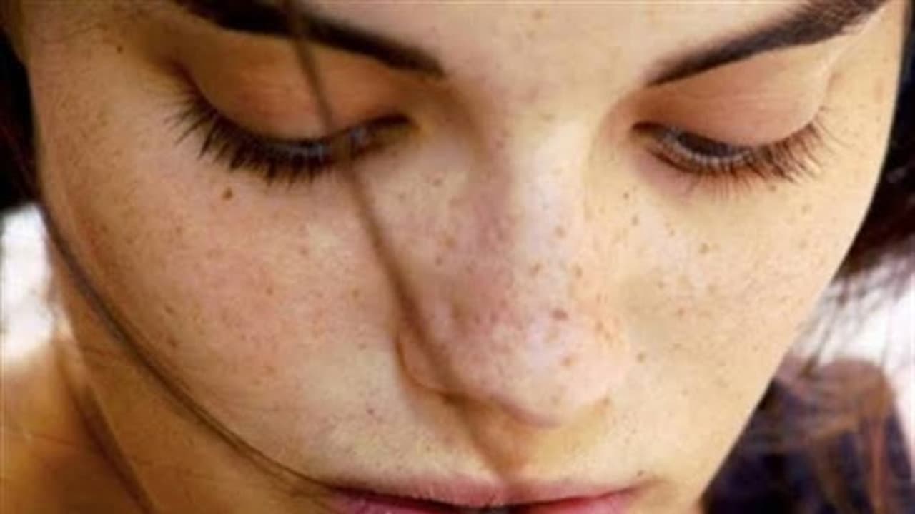 உங்களுக்குத் தெரியுமா? இந்த இரண்டு வழிகளை கொண்டு கரும்புள்ளிகளை போக்கலாம்... உங்களுக்குத் தெரியுமா? இந்த இரண்டு வழிகளை கொண்டு கரும்புள்ளிகளை போக்கலாம்...