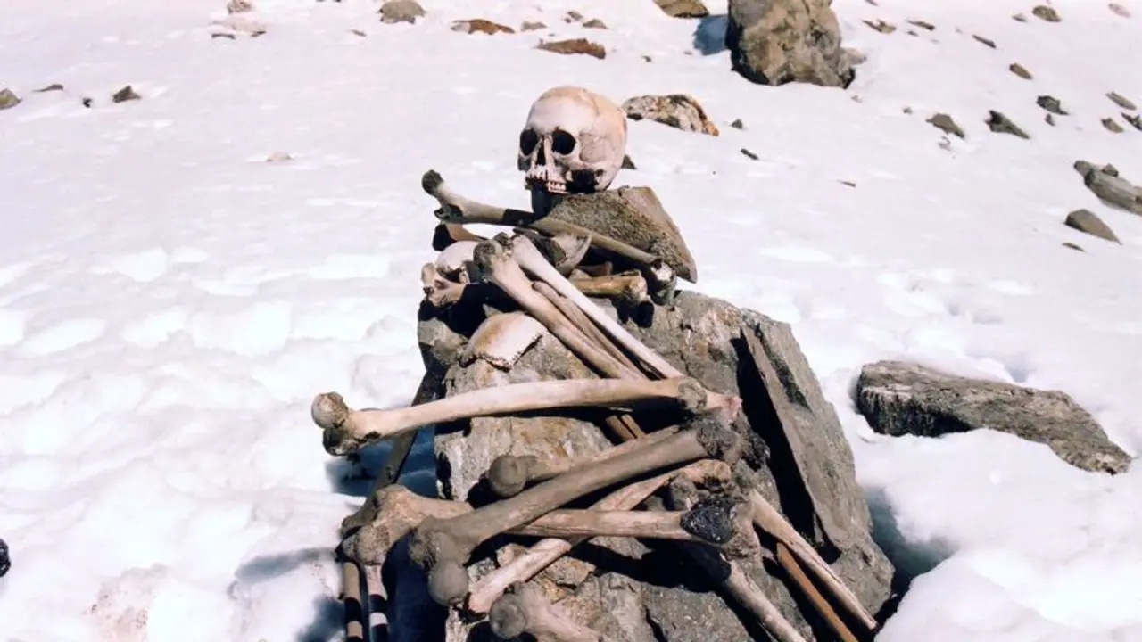 കൂട്ടായി പോകാൻ പറ്റില്ല, പിന്നല്ലേ ഒറ്റയ്ക്ക്! ധൈര്യമുണ്ടോ ഈ ഇന്ത്യൻ സ്ഥലങ്ങളില് യാത്ര പോകാൻ? കൂട്ടായി പോകാൻ പറ്റില്ല, പിന്നല്ലേ ഒറ്റയ്ക്ക്! ധൈര്യമുണ്ടോ ഈ ഇന്ത്യൻ സ്ഥലങ്ങളില് യാത്ര പോകാൻ?