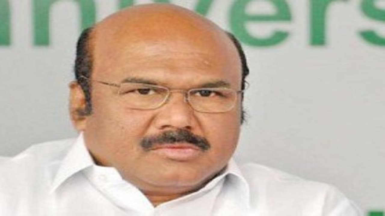 கட்சியில் பிளவு இல்லை – அசால்டாக சொல்லும் ஜெயக்குமார்…!!! கட்சியில் பிளவு இல்லை – அசால்டாக சொல்லும் ஜெயக்குமார்…!!!