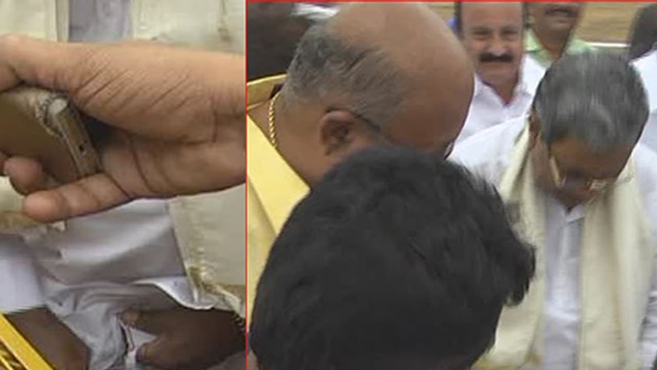 ಪಂಚೆ ಹರಿದುಕೊಂಡು ಪೇಚೆಗೆ ಸಿಕ್ಕ ಸಿಎಂ ಪಂಚೆ ಹರಿದುಕೊಂಡು ಪೇಚೆಗೆ ಸಿಕ್ಕ ಸಿಎಂ