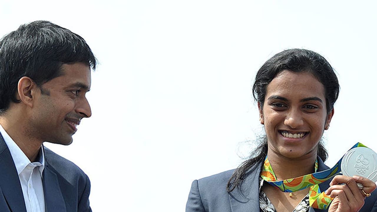 ജന്മനാട്ടില് സിന്ധുവിനും ഗോപിയ്ക്കും വീരോചിത വരവേല്പ്പ് ജന്മനാട്ടില് സിന്ധുവിനും ഗോപിയ്ക്കും വീരോചിത വരവേല്പ്പ്