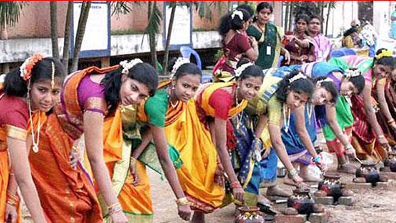 ಪೊಂಗಲ್ ಹಬ್ಬಕ್ಕೆ ರಾಷ್ಟ್ರೀಯ ರಜೆ: ತಮಿಳುನಾಡು ಒತ್ತಡಕ್ಕೆ ಮಣಿದ ಕೇಂದ್ರ ಪೊಂಗಲ್ ಹಬ್ಬಕ್ಕೆ ರಾಷ್ಟ್ರೀಯ ರಜೆ: ತಮಿಳುನಾಡು ಒತ್ತಡಕ್ಕೆ ಮಣಿದ ಕೇಂದ್ರ