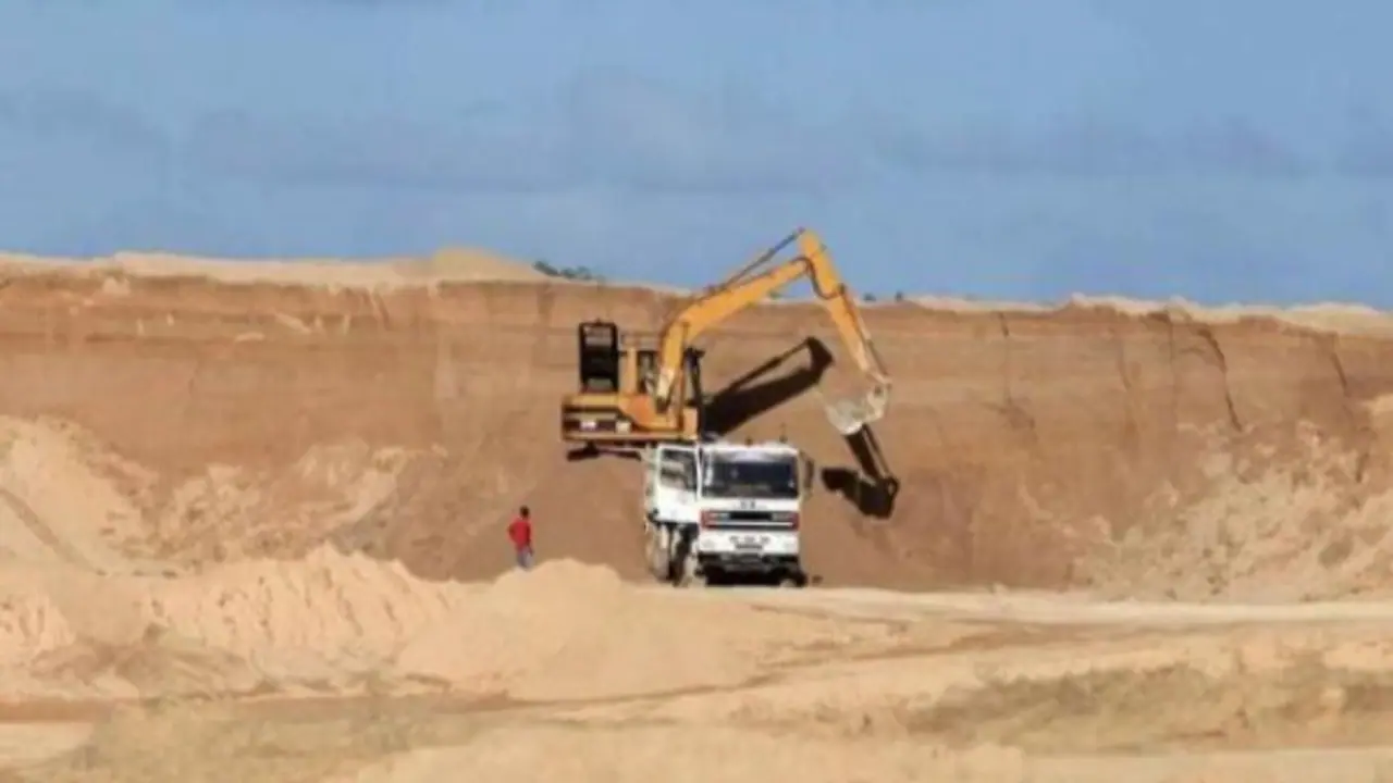 ಗದಗ: ಮರಳು ಮಾಫಿಯಾಕ್ಕೆ ಇನ್ನೆಷ್ಟು ಬಲಿ ಬೇಕು? ಗದಗ: ಮರಳು ಮಾಫಿಯಾಕ್ಕೆ ಇನ್ನೆಷ್ಟು ಬಲಿ ಬೇಕು?