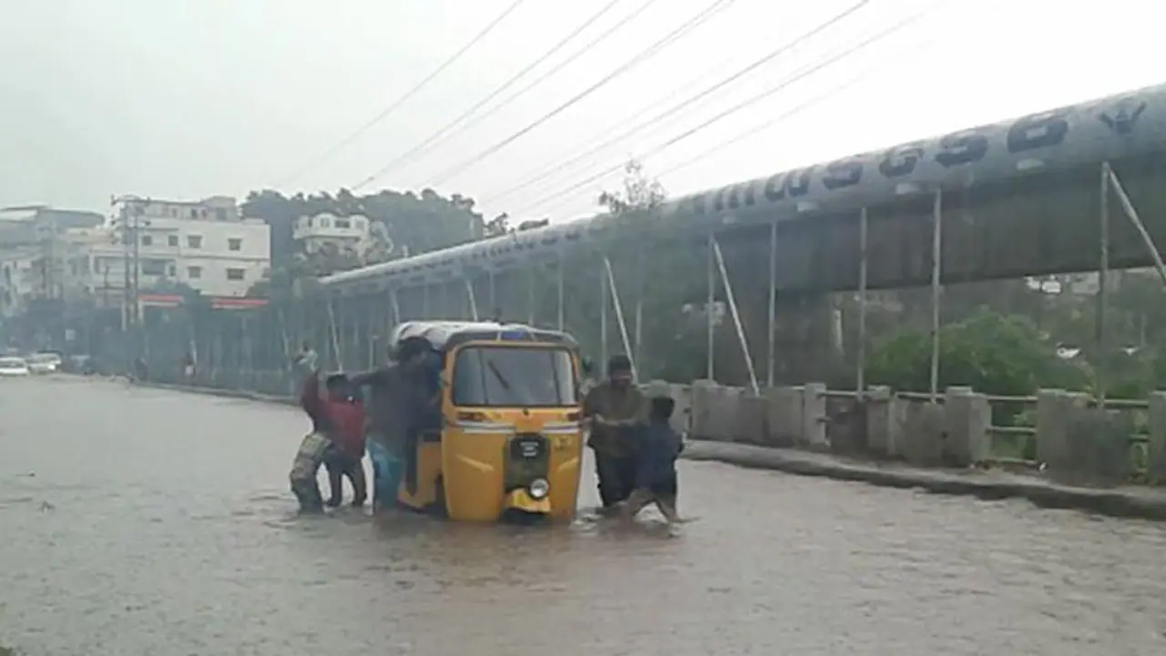 Heavy downpour disrupts Hyderabad life leaving 3 dead Heavy downpour disrupts Hyderabad life leaving 3 dead