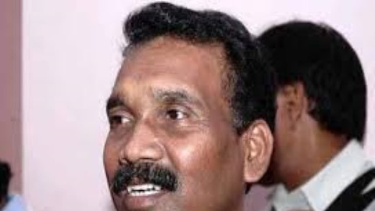 மது கோடா கைகளில் விலங்கு மாட்டிய சிபிஐ சிறப்பு நீதிமன்றம்… நிலக்கரி முறைகேடு வழக்கில் 3 ஆண்டுகள் சிறை!!! மது கோடா கைகளில் விலங்கு மாட்டிய சிபிஐ சிறப்பு நீதிமன்றம்… நிலக்கரி முறைகேடு வழக்கில் 3 ஆண்டுகள் சிறை!!!