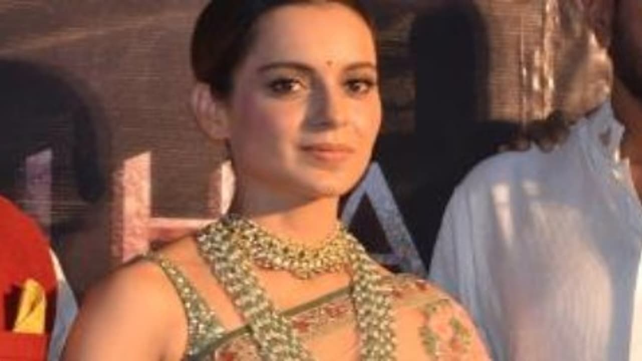 இதுவரை ஹீரோயினா கலக்குன கங்கனா இப்போ இயக்குநராகிறார்… இதுவரை ஹீரோயினா கலக்குன கங்கனா இப்போ இயக்குநராகிறார்…