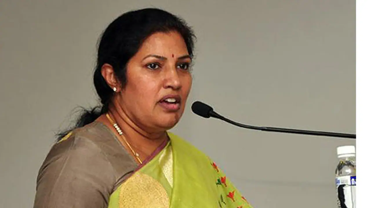 ఆంధ్రప్రదేశ్లో ఒంటరిపోరా, టీడీపీతో వెళ్తారా: పొత్తులపై తేల్చనున్న బీజేపీ ఆంధ్రప్రదేశ్లో ఒంటరిపోరా, టీడీపీతో వెళ్తారా: పొత్తులపై తేల్చనున్న బీజేపీ