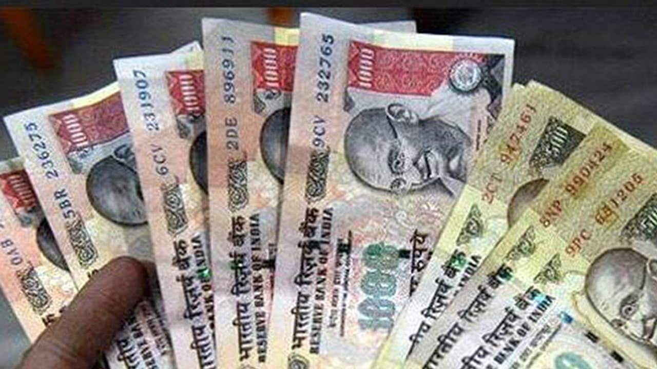 భిక్షమెత్తి రూ. 65వేలు సంపాదించాడు.. నోట్ల రద్దు తెలియదని బోరుమన్నాడు..!