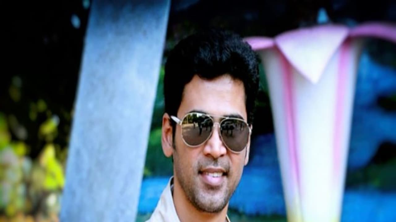 பிக் பாஸ் வீட்டிற்குள் நுழைகிறாரா பாடகர் க்ரிஷ்? சந்தேகத்தை ஏற்படுத்திய ட்விட்! பிக் பாஸ் வீட்டிற்குள் நுழைகிறாரா பாடகர் க்ரிஷ்? சந்தேகத்தை ஏற்படுத்திய ட்விட்!