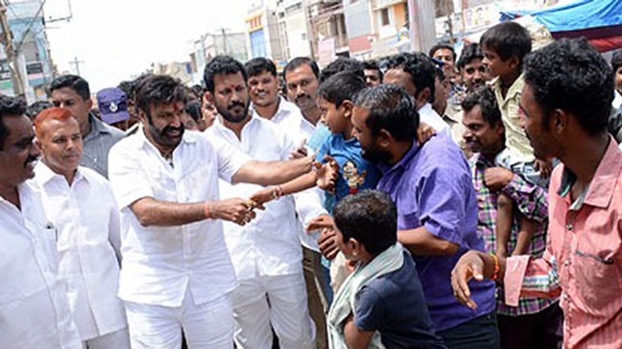 హిందూపురంలో బాలయ్య పర్యటన హిందూపురంలో బాలయ్య పర్యటన