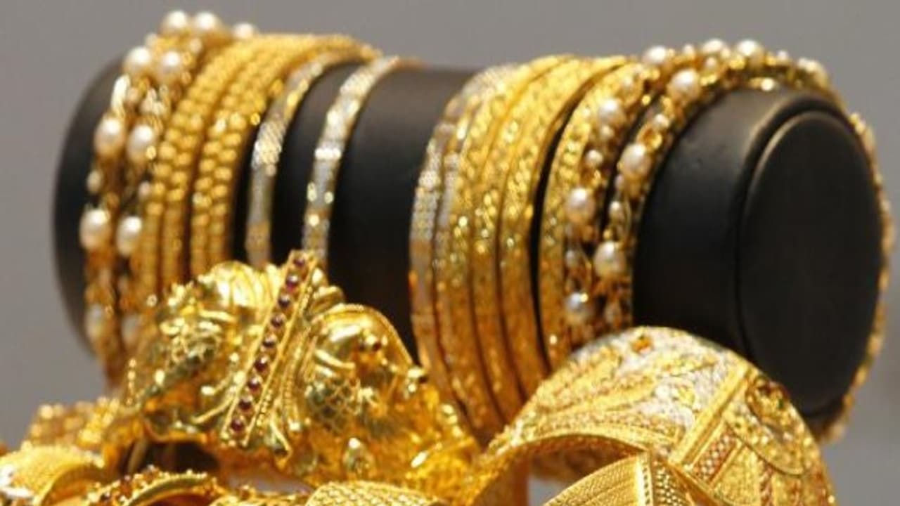 Gold rate today : ജൂൺ ആദ്യദിനം പതുങ്ങി, ഇന്ന് കുതിച്ചുചാടി; ഇന്നത്തെ സ്വർണവില അറിയാം Gold rate today : ജൂൺ ആദ്യദിനം പതുങ്ങി, ഇന്ന് കുതിച്ചുചാടി; ഇന്നത്തെ സ്വർണവില അറിയാം