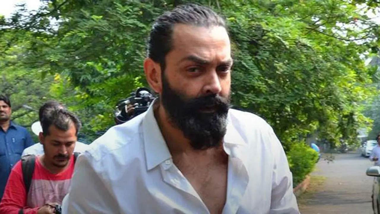 Bobby Deol turns DJ, crowd asks for a refund