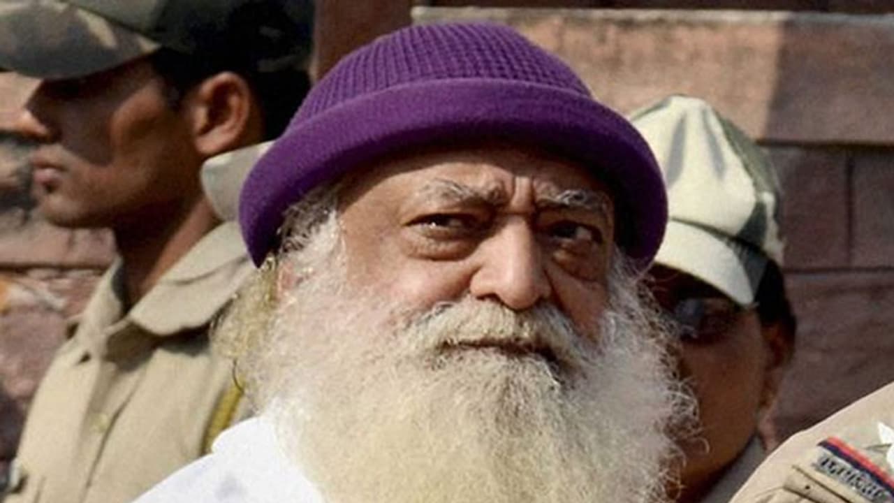 ಅಸಾರಾಂ ಬಾಪು ಪ್ರಕರಣ ವಿಳಂಬ; ಗುಜರಾತ್ ಸರ್ಕಾರಕ್ಕೆ ಸುಪ್ರೀಂಕೋರ್ಟ್ ಛೀಮಾರಿ ಅಸಾರಾಂ ಬಾಪು ಪ್ರಕರಣ ವಿಳಂಬ; ಗುಜರಾತ್ ಸರ್ಕಾರಕ್ಕೆ ಸುಪ್ರೀಂಕೋರ್ಟ್ ಛೀಮಾರಿ