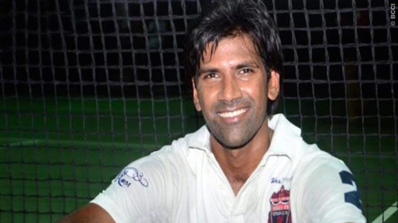 பந்துவீச்சுப் பயிற்சியாளரான பாலாஜிக்கு ரூ.50 இலட்சம் வழங்கியது பிசிசிஐ. ஏன்? பந்துவீச்சுப் பயிற்சியாளரான பாலாஜிக்கு ரூ.50 இலட்சம் வழங்கியது பிசிசிஐ. ஏன்?