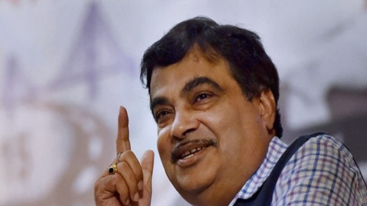 விபத்தை குறைக்க புது யுக்தி... அதிரடி முடிவு எடுத்த போக்குவரத்து துறை...! விபத்தை குறைக்க புது யுக்தி... அதிரடி முடிவு எடுத்த போக்குவரத்து துறை...!