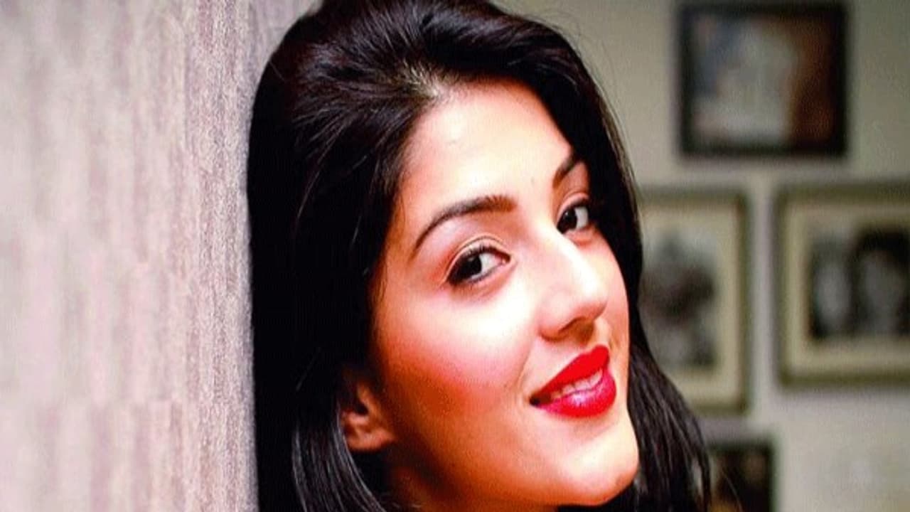 நான் விபச்சாரி இல்லை! பிரபல நடிகை கண்ணீர் பேட்டி! நான் விபச்சாரி இல்லை! பிரபல நடிகை கண்ணீர் பேட்டி!