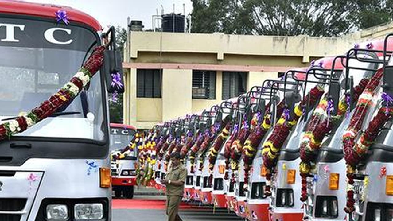 ಮಹಿಳೆಯರಿಗೆ ಗ್ಯಾರೆಂಟಿ ಉಚಿತ ಪ್ರಯಾಣ, ಫ್ರೀ ಬಸ್ ಟಿಕೆಟ್ ಬುಕಿಂಗ್ ಮಾಡುವುದು ಹೇಗೆ? ಮಹಿಳೆಯರಿಗೆ ಗ್ಯಾರೆಂಟಿ ಉಚಿತ ಪ್ರಯಾಣ, ಫ್ರೀ ಬಸ್ ಟಿಕೆಟ್ ಬುಕಿಂಗ್ ಮಾಡುವುದು ಹೇಗೆ?