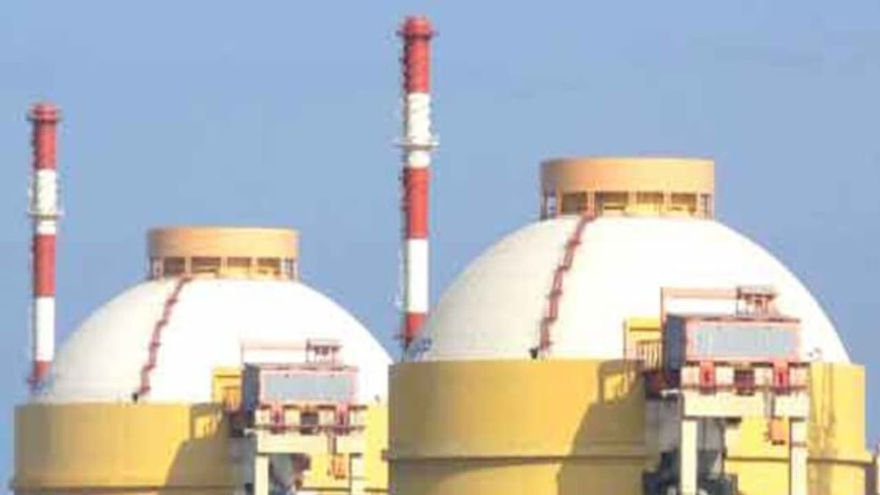 கூடங்குளம் அணுமின் நிலையத்தில் போலி காப்பீடு ஆவணங்கள் மூலம் வாகனங்கள் இயக்கம்; நால்வர் மீது வழக்குப்பதிவு... கூடங்குளம் அணுமின் நிலையத்தில் போலி காப்பீடு ஆவணங்கள் மூலம் வாகனங்கள் இயக்கம்; நால்வர் மீது வழக்குப்பதிவு...