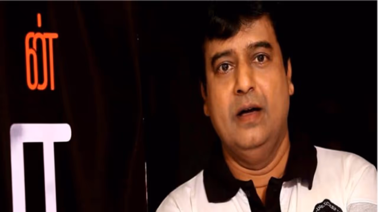 கூத்தாடி என்று நீங்கள் சொல்வதால் நாங்கள் சிறுமைப்படுவதில்லை..! நெட்டிசனுக்கு விவேக் நச் பதிலடி..! கூத்தாடி என்று நீங்கள் சொல்வதால் நாங்கள் சிறுமைப்படுவதில்லை..! நெட்டிசனுக்கு விவேக் நச் பதிலடி..!