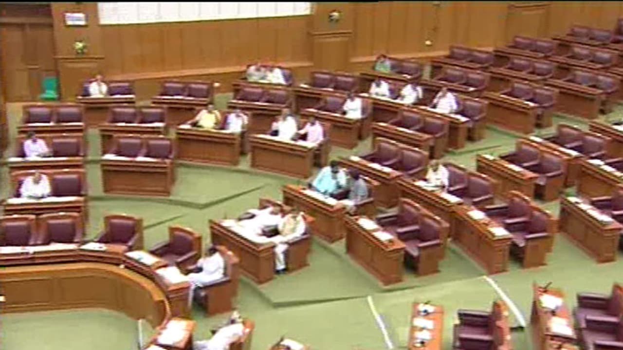 ಮೋಜು ಮಸ್ತಿಗೆ ಶಾಸಕರಿಗೆ ಕ್ಲಬ್ ಬೇಕಂತೆ!: ಕ್ಲಬ್ ನಿರ್ಮಾಣಕ್ಕೆ ಒಕ್ಕೊರಲಿನಿಂದ ಆಗ್ರಹಿಸಿದ ಶಾಸಕರು! ಮೋಜು ಮಸ್ತಿಗೆ ಶಾಸಕರಿಗೆ ಕ್ಲಬ್ ಬೇಕಂತೆ!: ಕ್ಲಬ್ ನಿರ್ಮಾಣಕ್ಕೆ ಒಕ್ಕೊರಲಿನಿಂದ ಆಗ್ರಹಿಸಿದ ಶಾಸಕರು!