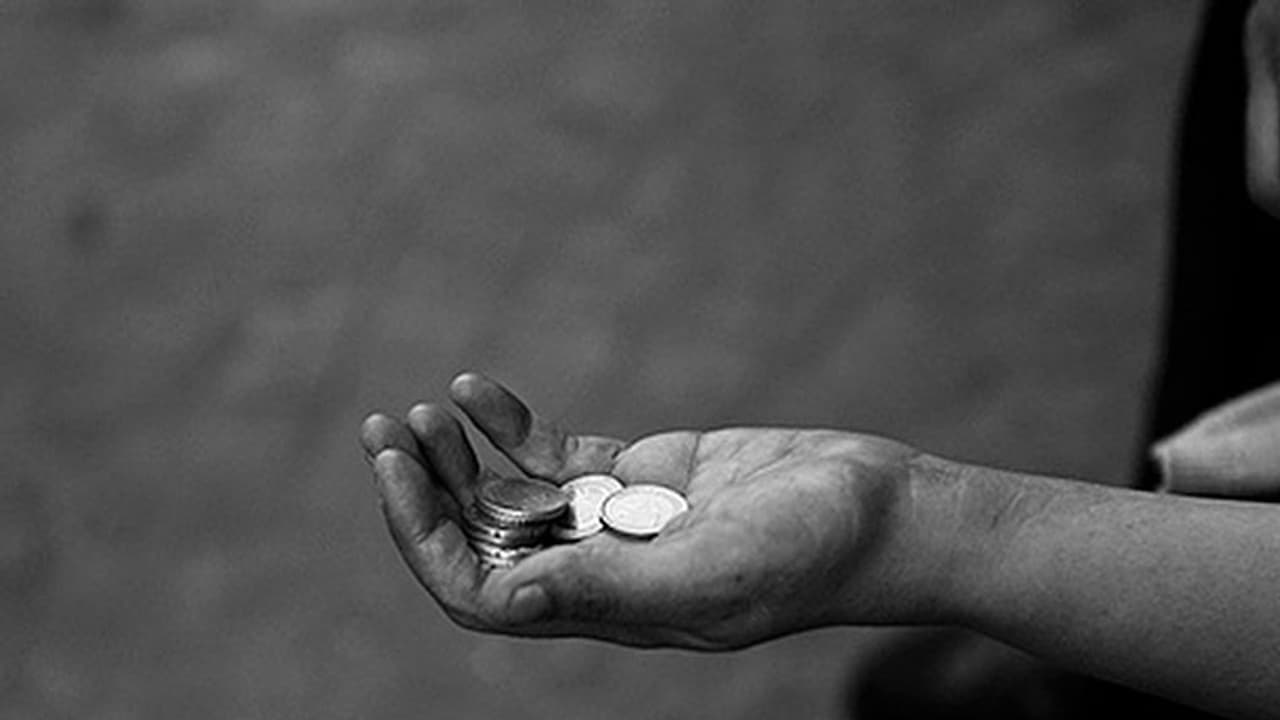 Lady Luck turns beggar from AP a millionaire in Kerala Lady Luck turns beggar from AP a millionaire in Kerala