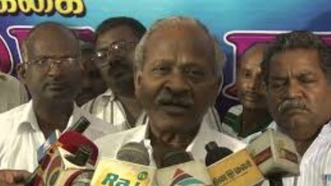 சாரிங்க….. வேற வழியே இல்லாமத்தான் ஸ்ட்ரைக் பண்ணுறோம்…. போக்குவரத்து தொழிற்சங்கங்கள் விளக்கம் !! சாரிங்க….. வேற வழியே இல்லாமத்தான் ஸ்ட்ரைக் பண்ணுறோம்…. போக்குவரத்து தொழிற்சங்கங்கள் விளக்கம் !!