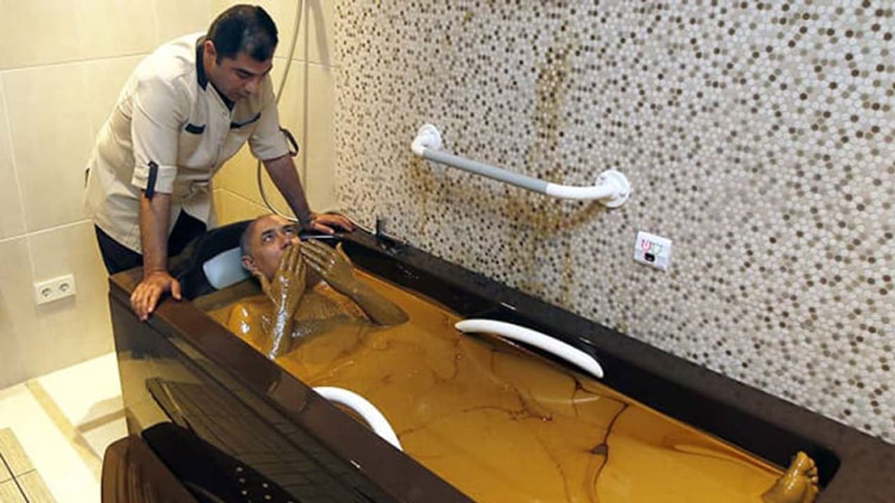 ഇവിടെ ചെന്നാല് ക്രൂഡോയിലില് കുളിക്കാം ഇവിടെ ചെന്നാല് ക്രൂഡോയിലില് കുളിക്കാം