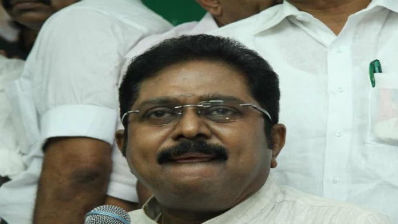 சட்டசபையில்...ஜன 8 ஆம் தேதி...! பிரஷர் அதிகமாகி வெடிக்கப்போகும் குக்கர்..! சட்டசபையில்...ஜன 8 ஆம் தேதி...! பிரஷர் அதிகமாகி வெடிக்கப்போகும் குக்கர்..!