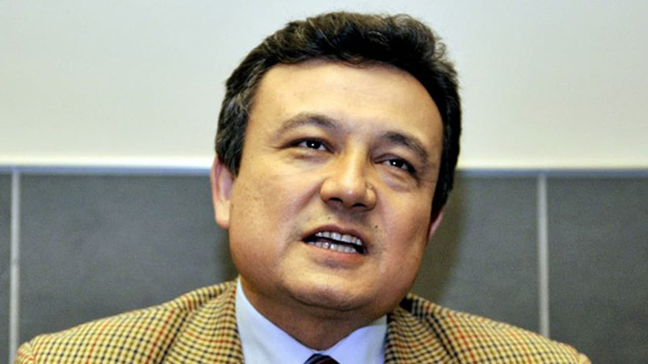 India takes a step back, cancels Chinese dissident's Visa India takes a step back, cancels Chinese dissident's Visa