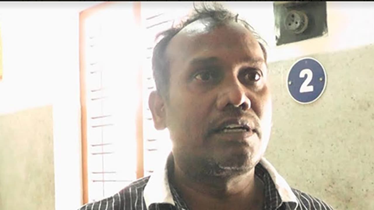 വെറ്റിനറി ഡോക്ടര്ക്ക് സിപിഎം പ്രവര്ത്തകരുടെ ക്രൂര മര്ദ്ദനം വെറ്റിനറി ഡോക്ടര്ക്ക് സിപിഎം പ്രവര്ത്തകരുടെ ക്രൂര മര്ദ്ദനം