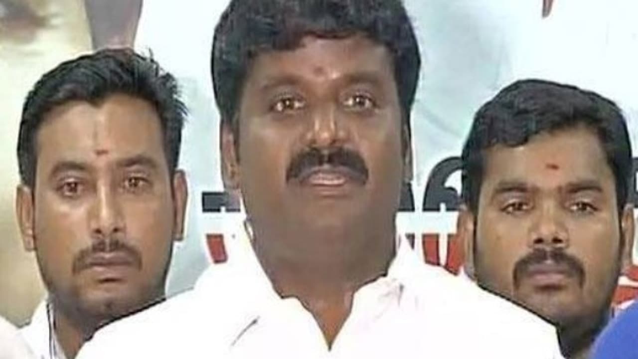 இரண்டொரு நாட்களில் நல்ல முடிவு கிடைக்கும் பழைய பஞ்சாங்கத்தையே பாடும் அமைச்சர் விஜயபாஸ்கர்... இரண்டொரு நாட்களில் நல்ல முடிவு கிடைக்கும் பழைய பஞ்சாங்கத்தையே பாடும் அமைச்சர் விஜயபாஸ்கர்...