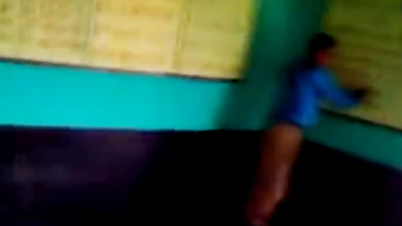 അധ്യാപകന് വിദ്യാര്‍ത്ഥി മസാജ് ചെയ്യുന്ന ദൃശ്യങ്ങള്‍ പുറത്ത് അന്വേഷിക്കുന്നുവെന്ന് അധികൃതര്‍