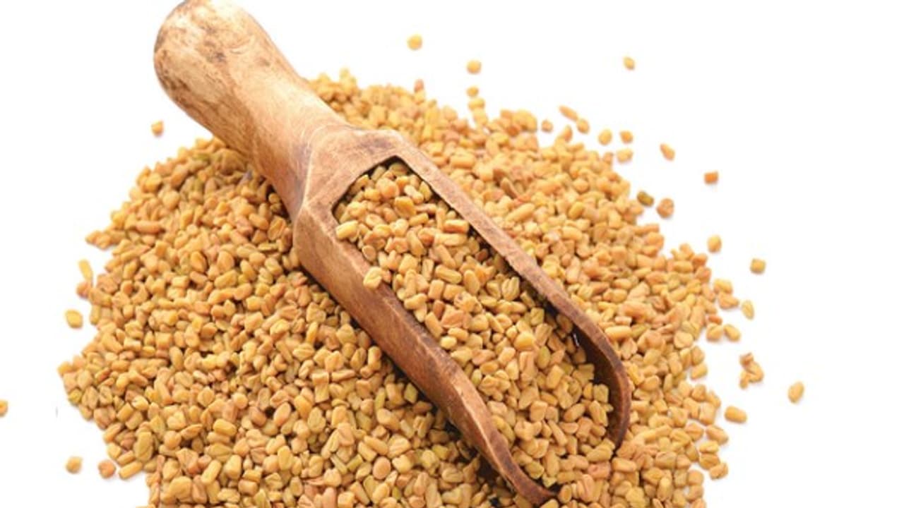 தலைமுடி நன்கு வளர ஊற வைத்த வெந்தயத்தை இந்த முறையில் பயன்படுத்தவும்… தலைமுடி நன்கு வளர ஊற வைத்த வெந்தயத்தை இந்த முறையில் பயன்படுத்தவும்…