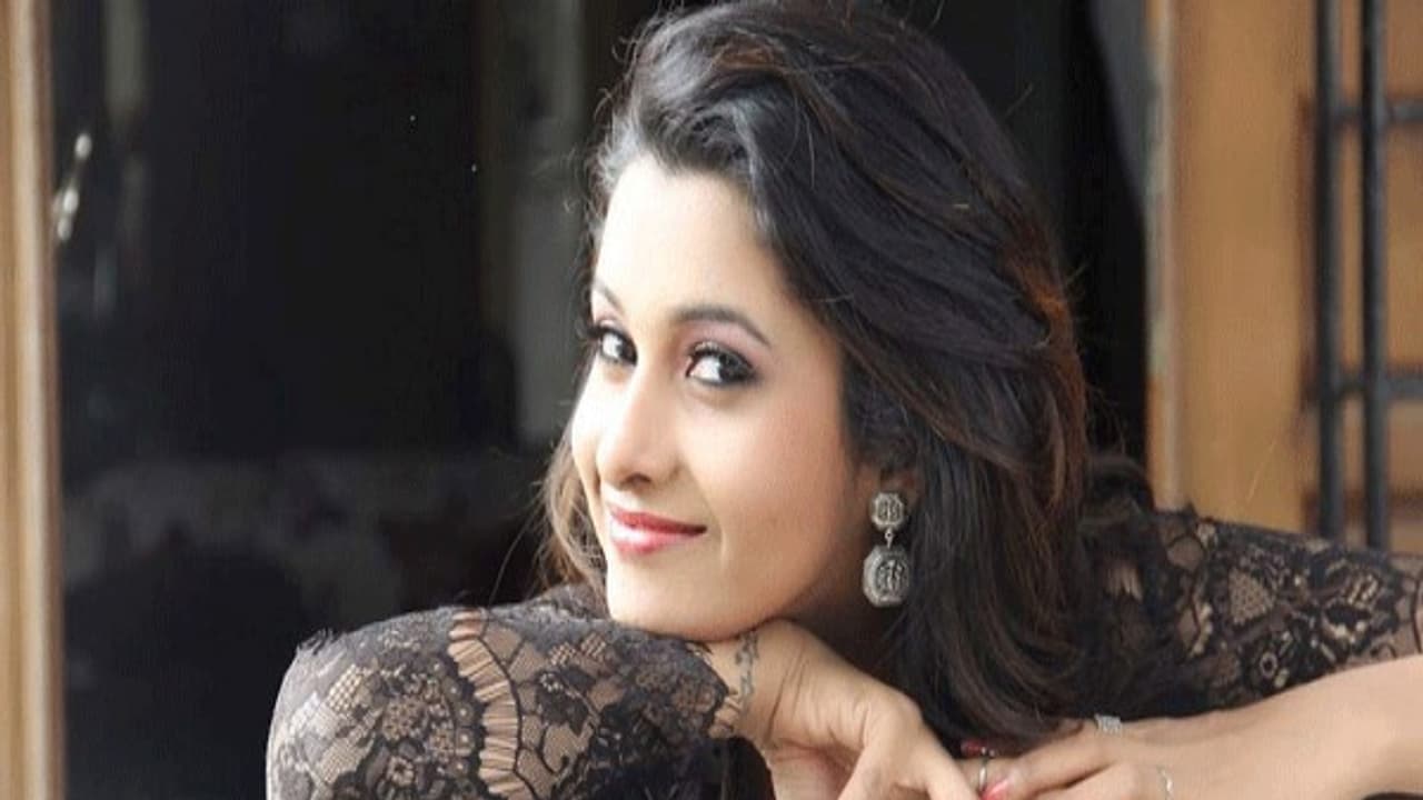 பிரியா பவானி சங்கருக்கு அதிகாலையில் விஜய் கொடுத்த இன்ப அதிர்ச்சி! பிரியா பவானி சங்கருக்கு அதிகாலையில் விஜய் கொடுத்த இன்ப அதிர்ச்சி!