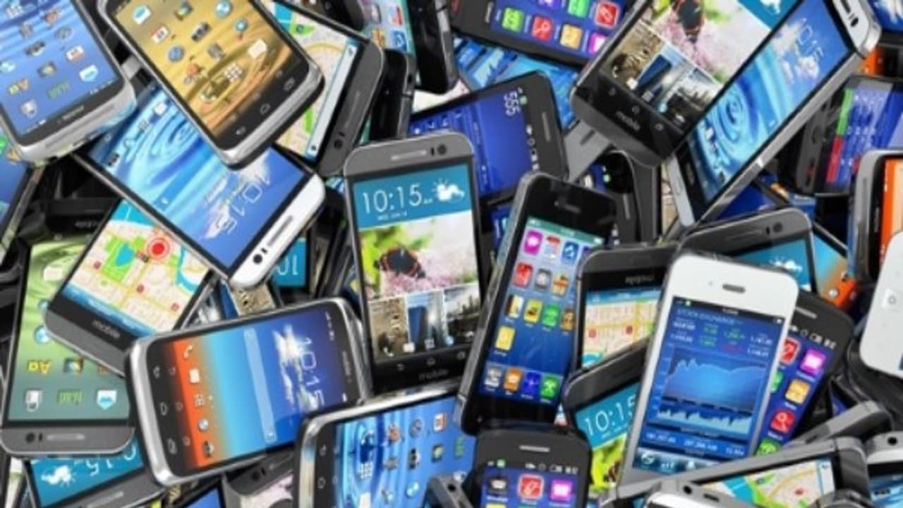 ஐபோன் பயன்படுத்துவோர் உஷார்! போலி உதிரி பாகங்கள் ஜோர் விற்பனை மேட் இன் நார்த் இந்தியா... ஐபோன் பயன்படுத்துவோர் உஷார்! போலி உதிரி பாகங்கள் ஜோர் விற்பனை மேட் இன் நார்த் இந்தியா...