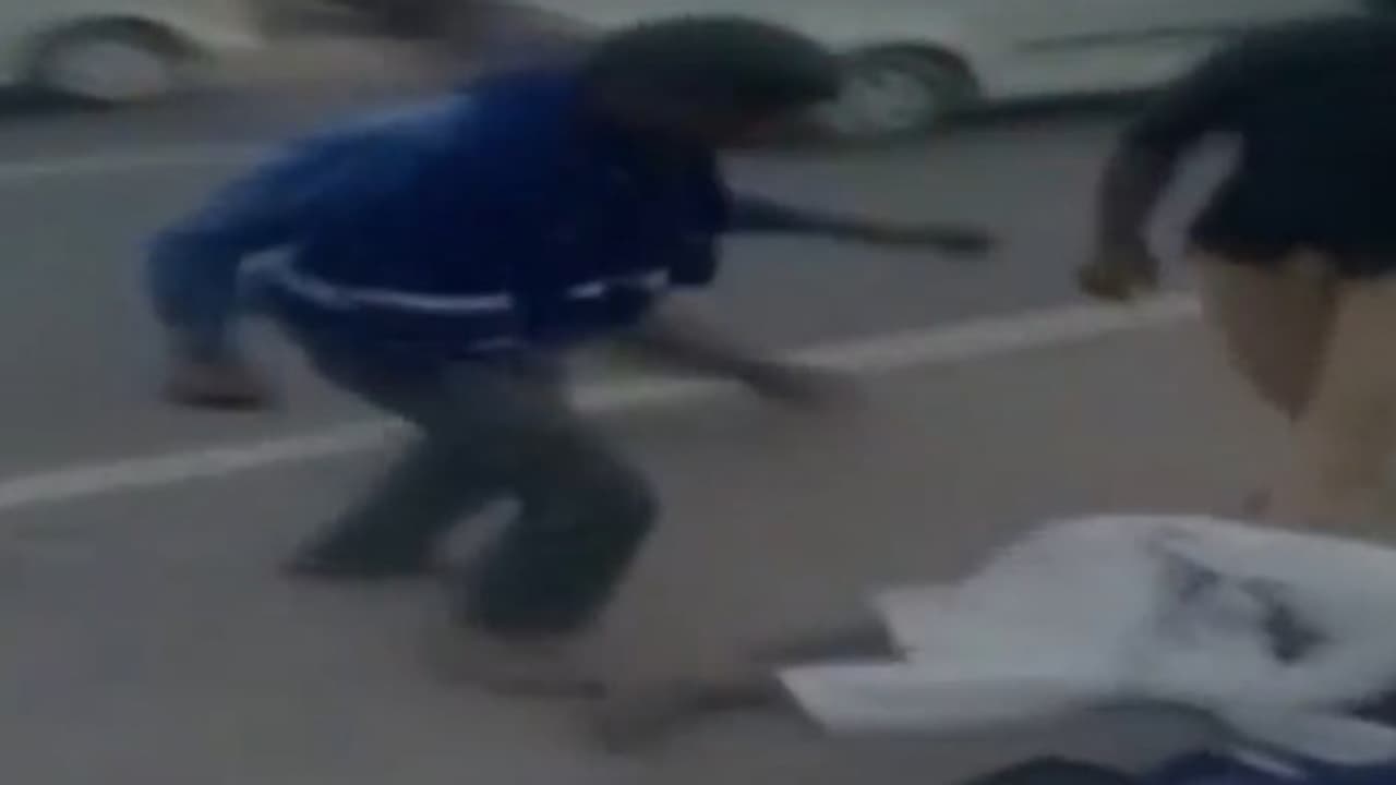 மாடுகளை வேனில் ஏற்றி சென்றவர்கள் மீது சரமாரி தாக்குதல் ஒருவர் உயிரிழந்ததால் ராஜஸ்தானில் பரபரப்பு... மாடுகளை வேனில் ஏற்றி சென்றவர்கள் மீது சரமாரி தாக்குதல் ஒருவர் உயிரிழந்ததால் ராஜஸ்தானில் பரபரப்பு...