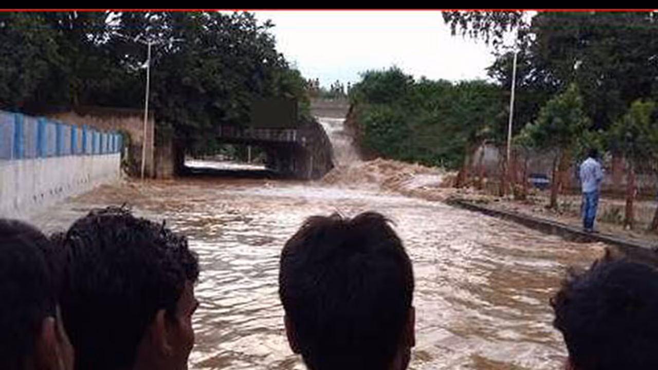 ಸಿಎಂ ಉದ್ಘಾಟನೆಗೆ 24 ತಾಸು ಮುನ್ನ ಒಡೆದುಹೋದ ಅಣೆಕಟ್ಟು : 389 ಕೋಟಿ ರೂ. ವ್ಯರ್ಥ ಸಿಎಂ ಉದ್ಘಾಟನೆಗೆ 24 ತಾಸು ಮುನ್ನ ಒಡೆದುಹೋದ ಅಣೆಕಟ್ಟು : 389 ಕೋಟಿ ರೂ. ವ್ಯರ್ಥ