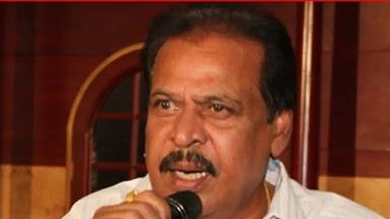 ಚಿತ್ರರಂಗವೇ ತಲೆತಗ್ಗಿಸುವಂತೆ ಆಗಿದೆ: ಹೇಗೆ ಬದುಕಬೇಕೆಂದು ಡಾ.ರಾಜ್ ನೋಡಿ ಕಲಿಯಿರಿ: ಸಾರಾ ಚಿತ್ರರಂಗವೇ ತಲೆತಗ್ಗಿಸುವಂತೆ ಆಗಿದೆ: ಹೇಗೆ ಬದುಕಬೇಕೆಂದು ಡಾ.ರಾಜ್ ನೋಡಿ ಕಲಿಯಿರಿ: ಸಾರಾ