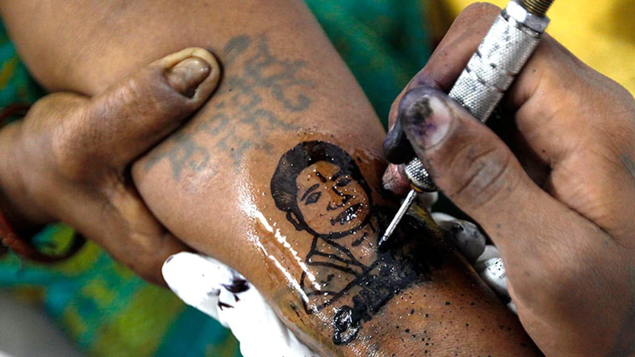 Almost 12,000 from other parties join AIADMK Almost 12,000 from other parties join AIADMK