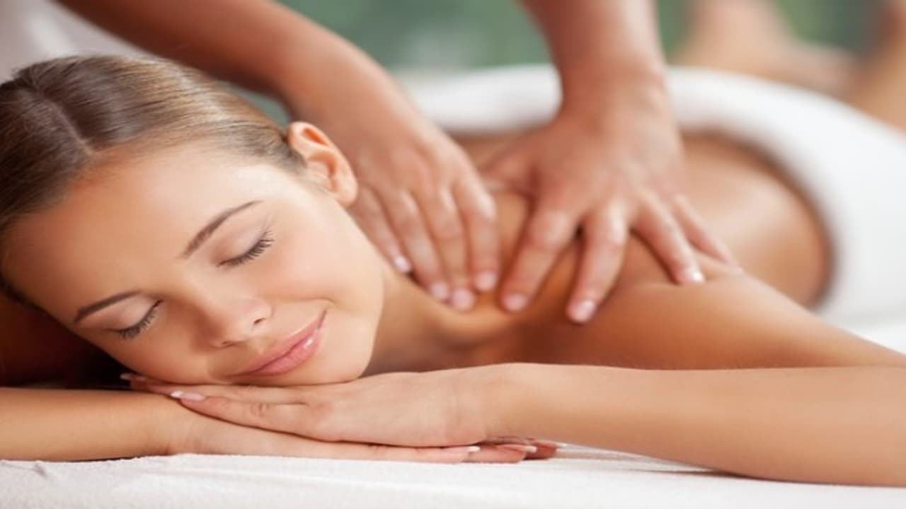 மசாஜ் செய்தால் உடலுக்கு நல்லது? போலிகள் அதிகம் ஜாக்கிரதை… மசாஜ் செய்தால் உடலுக்கு நல்லது? போலிகள் அதிகம் ஜாக்கிரதை…