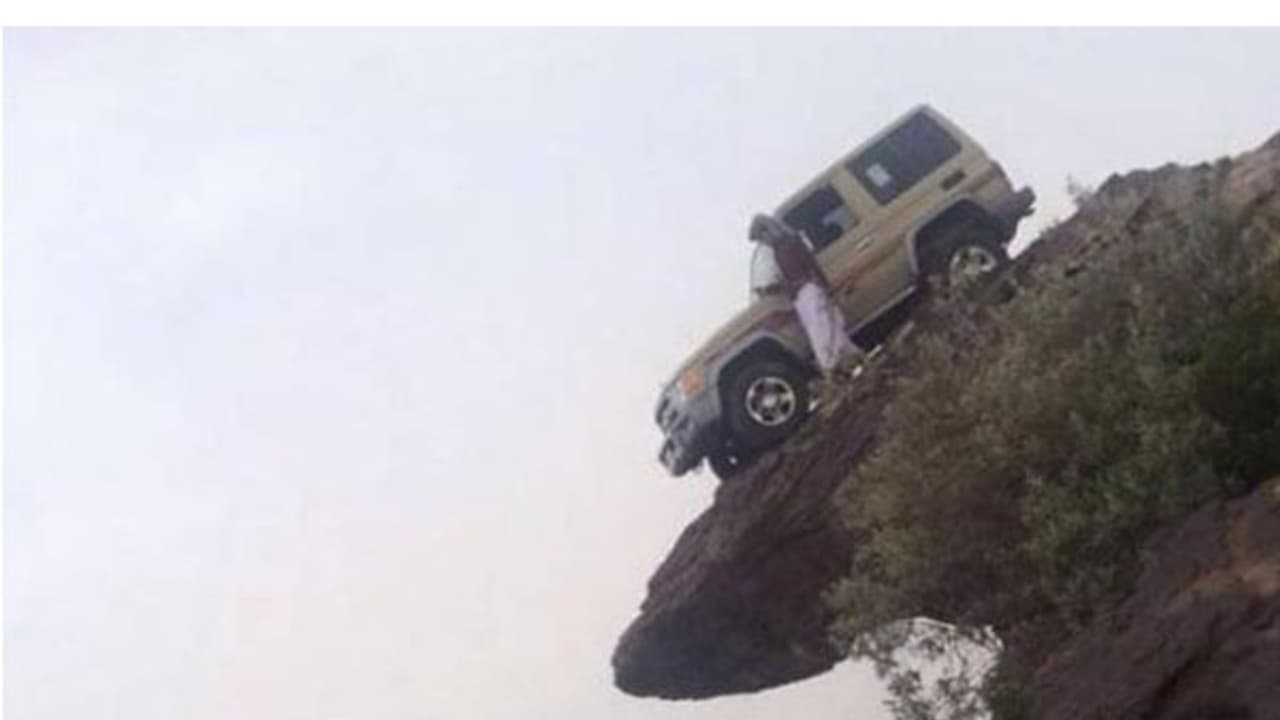 3,500 മീറ്റര്‍ ഉയരത്തിലെ ജീപ്പ് പാര്‍ക്കിംഗ് വൈറല്‍.!