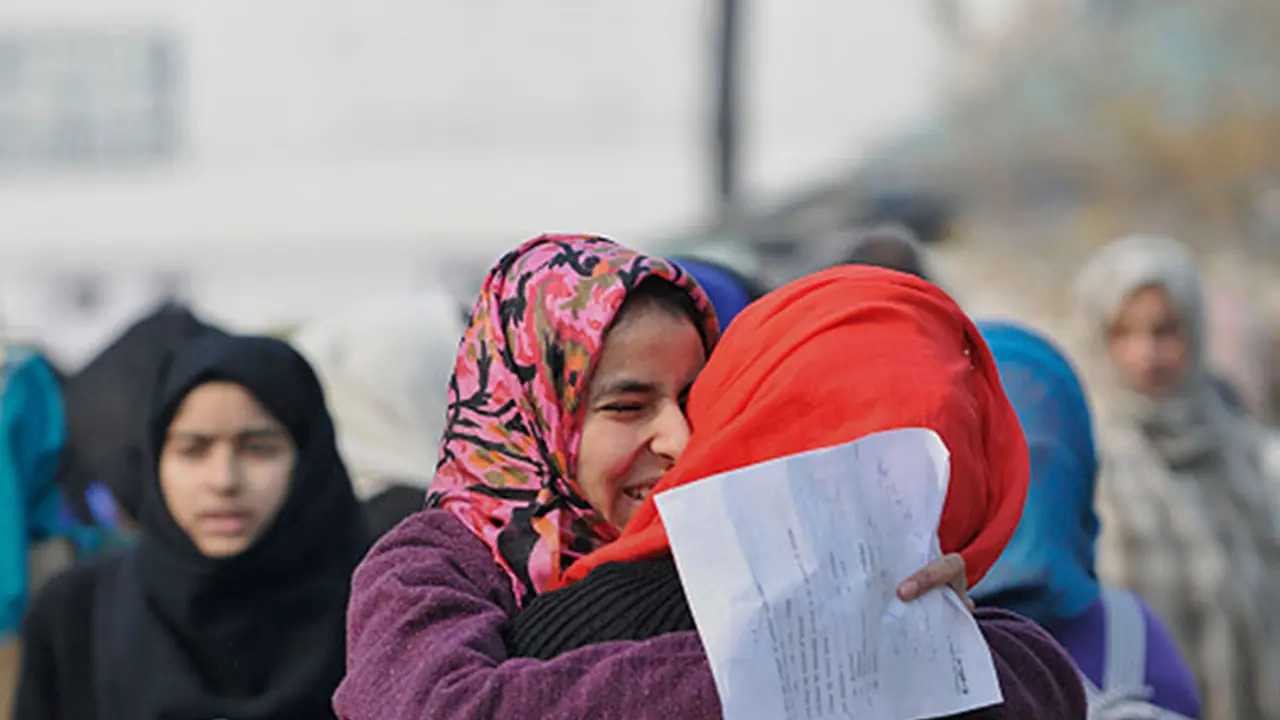 Amidst violence, this Kashmiri girl's results are unbelievable Amidst violence, this Kashmiri girl's results are unbelievable